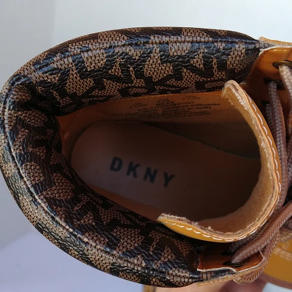 DKNY Miles Yellow Combat Moto Ankle Boots Faux Suede Lace-Up Size 8.5 - Picture 9 of 12